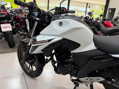 YAMAHA YS Fazer 250 , Foto 4