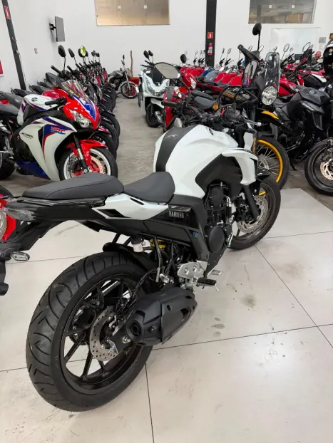 YAMAHA YS Fazer 250 , Foto 6