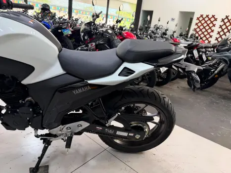 YAMAHA YS Fazer 250 , Foto 11