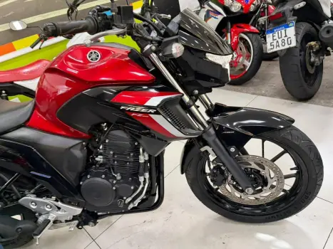 YAMAHA YS Fazer 250 , Foto 3