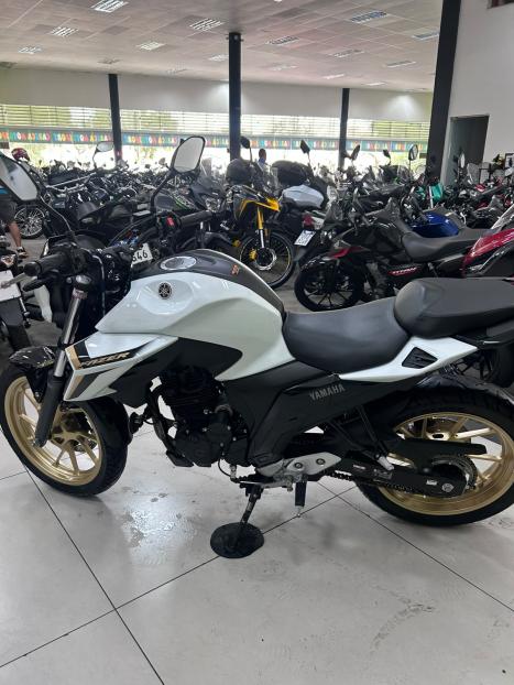YAMAHA YS Fazer 250 , Foto 4