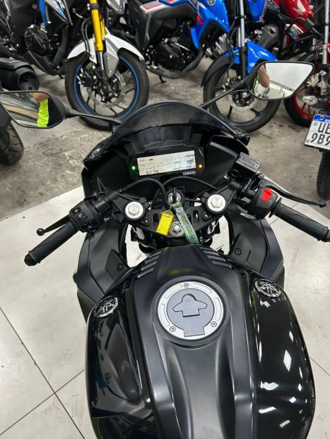 YAMAHA YZF R15 150 , Foto 2