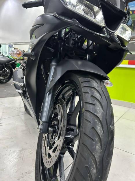 YAMAHA YZF R15 150 , Foto 5