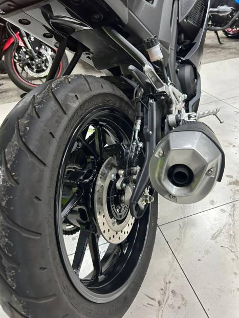 YAMAHA YZF R15 150 , Foto 6