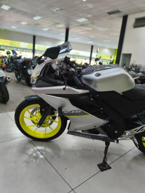 YAMAHA YZF R15 150 , Foto 6