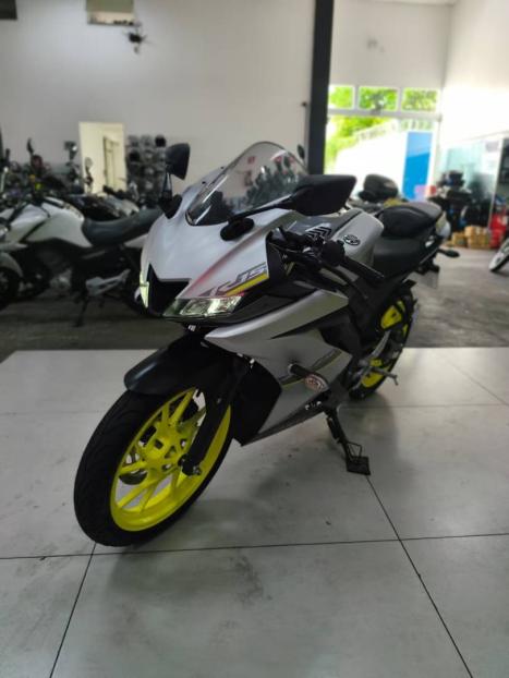 YAMAHA YZF R15 150 , Foto 7