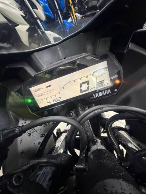 YAMAHA YZF R15 150 , Foto 3