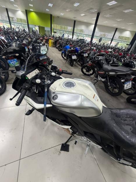 YAMAHA YZF R15 150 , Foto 4