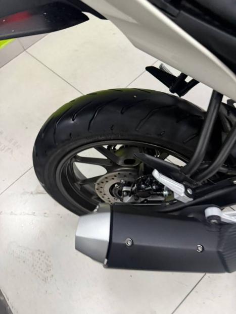 YAMAHA YZF R15 150 , Foto 10