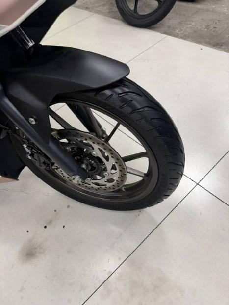 YAMAHA YZF R15 150 , Foto 11