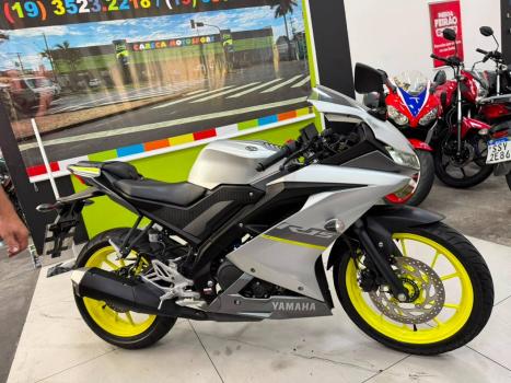 YAMAHA YZF R15 150 , Foto 2
