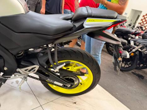 YAMAHA YZF R15 150 , Foto 8