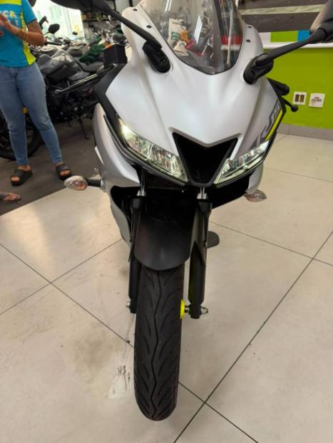 YAMAHA YZF R15 150 , Foto 9
