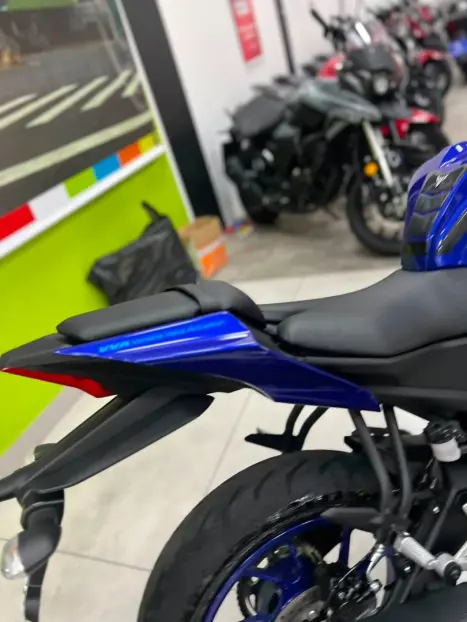 YAMAHA YZF R15 150 , Foto 3