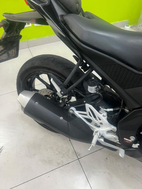 YAMAHA YZF R15 150 , Foto 2
