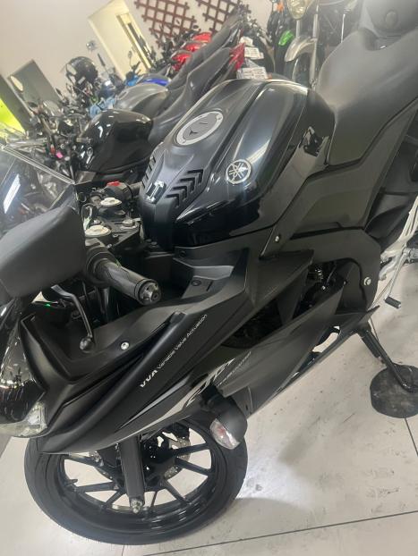 YAMAHA YZF R15 150 , Foto 5