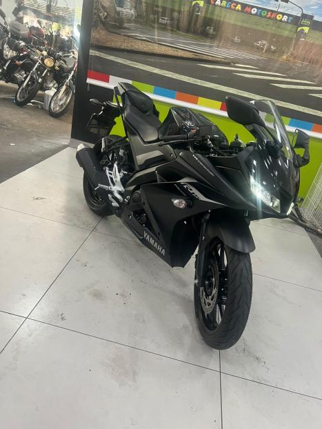 YAMAHA YZF R15 150 , Foto 6
