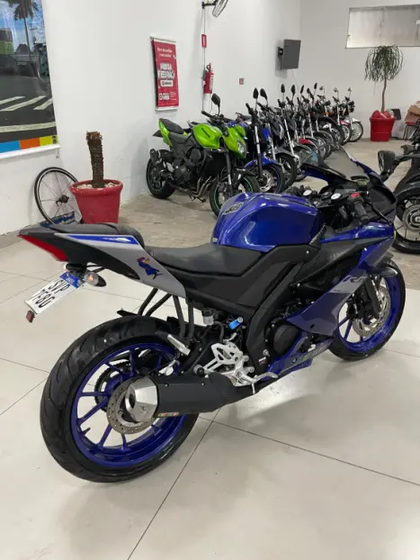 YAMAHA YZF R15 150 ABS, Foto 4