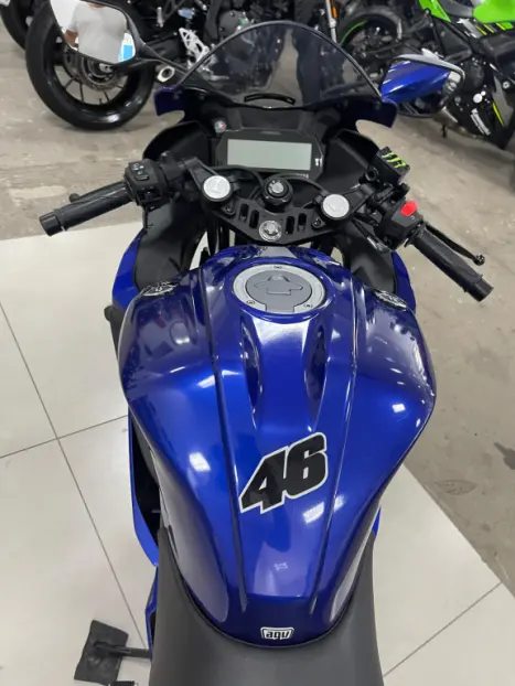 YAMAHA YZF R15 150 ABS, Foto 8