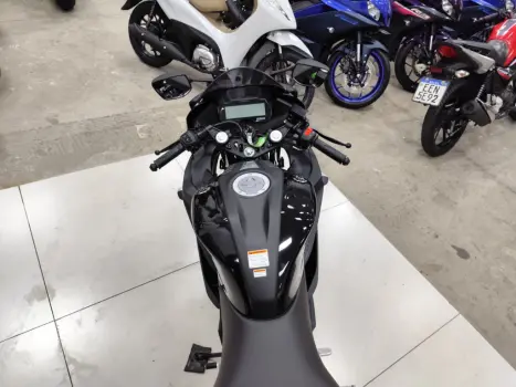 YAMAHA YZF R15 150 ABS, Foto 11