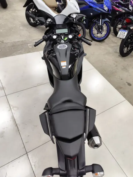 YAMAHA YZF R15 150 ABS, Foto 12