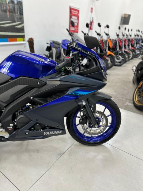 YAMAHA YZF R15 150 ABS, Foto 6