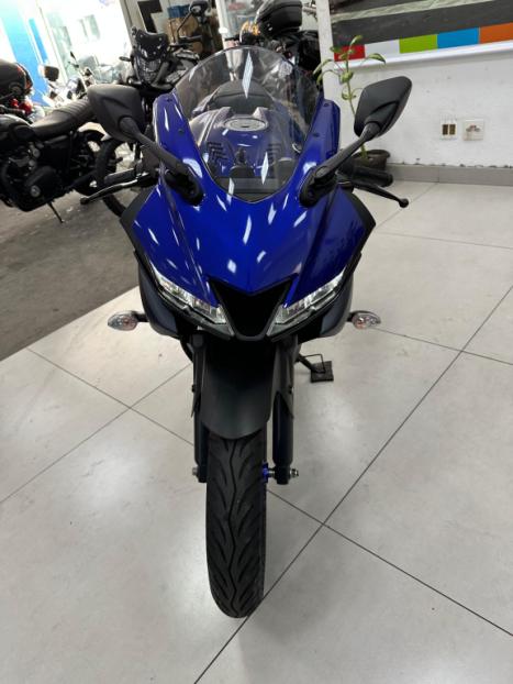 YAMAHA YZF R15 150 ABS, Foto 11