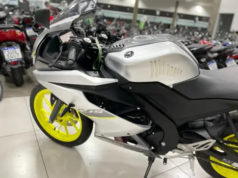 YAMAHA YZF R15 150 ABS, Foto 3