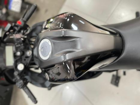 YAMAHA YZF R15 150 ABS, Foto 2