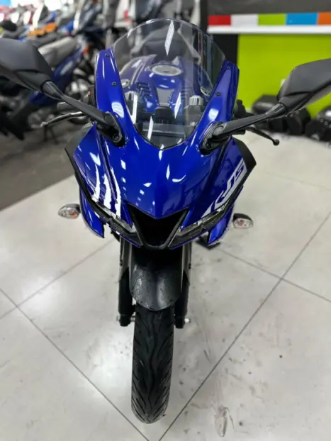 YAMAHA YZF R15 150 ABS, Foto 5 YAMAHA YZF R15 150 ABS, Foto 5