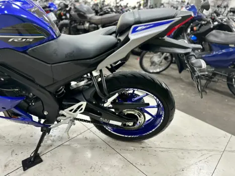 YAMAHA YZF R15 150 ABS, Foto 10 YAMAHA YZF R15 150 ABS, Foto 10