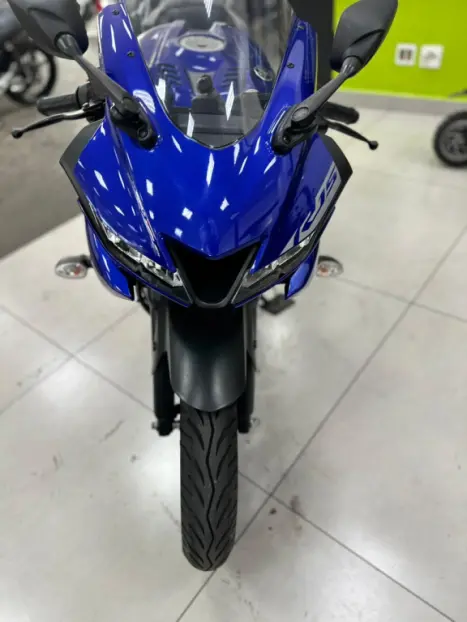 YAMAHA YZF R15 150 ABS, Foto 7 YAMAHA YZF R15 150 ABS, Foto 7
