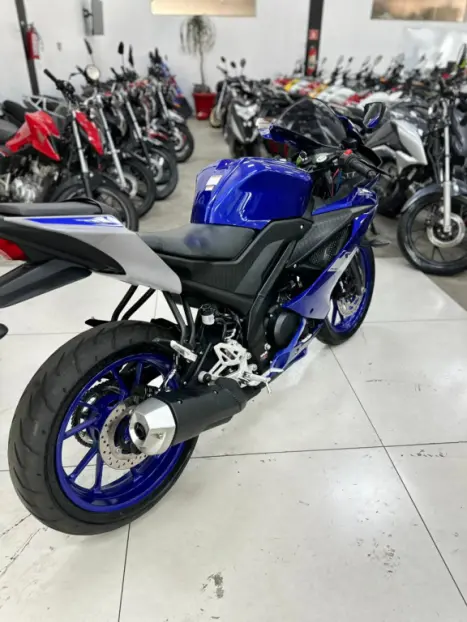 YAMAHA YZF R15 150 ABS, Foto 8 YAMAHA YZF R15 150 ABS, Foto 8