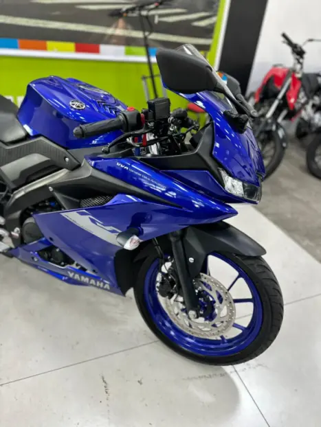 YAMAHA YZF R15 150 ABS, Foto 10 YAMAHA YZF R15 150 ABS, Foto 10