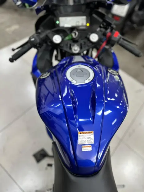 YAMAHA YZF R15 150 ABS, Foto 14 YAMAHA YZF R15 150 ABS, Foto 14