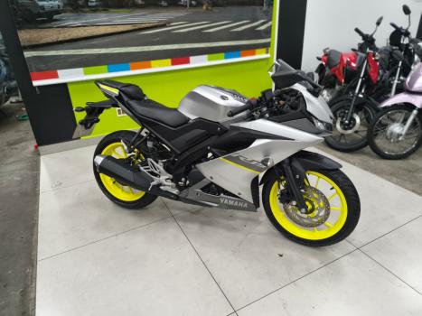 YAMAHA YZF R15 150 ABS, Foto 4