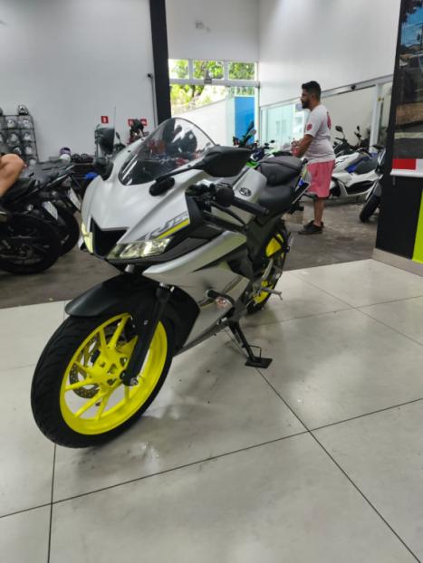 YAMAHA YZF R15 150 ABS, Foto 6