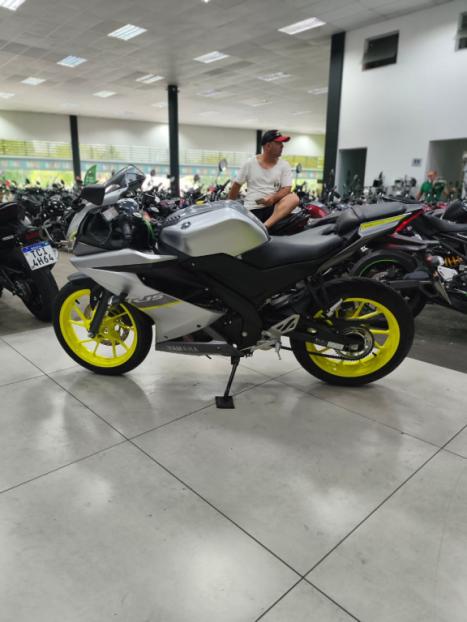 YAMAHA YZF R15 150 ABS, Foto 10