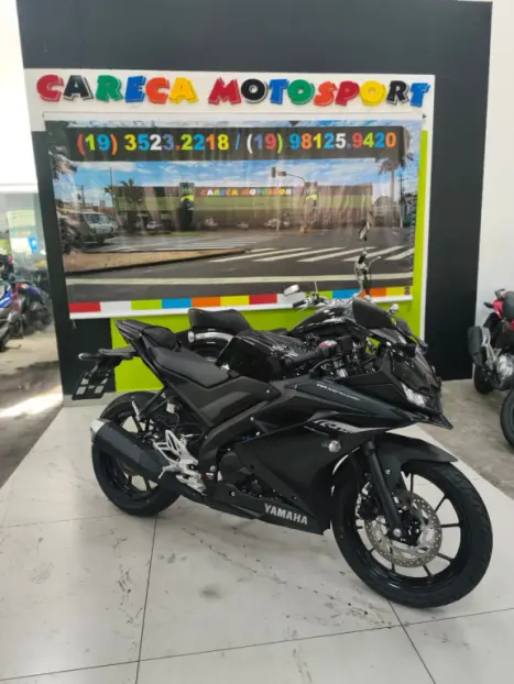 YAMAHA YZF R15 150 ABS, Foto 1