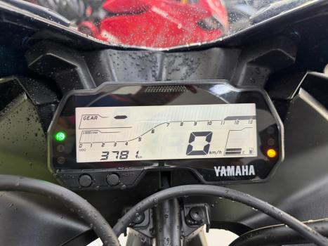 YAMAHA YZF R15 150 ABS, Foto 7