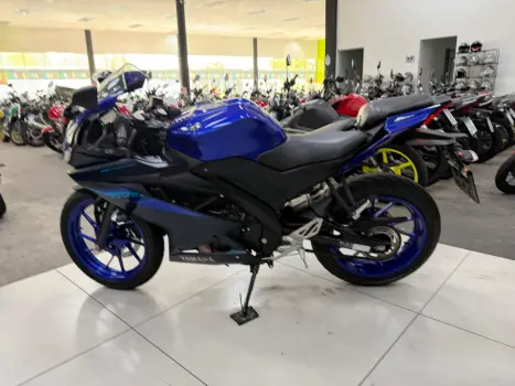 YAMAHA YZF R15 150 ABS, Foto 2