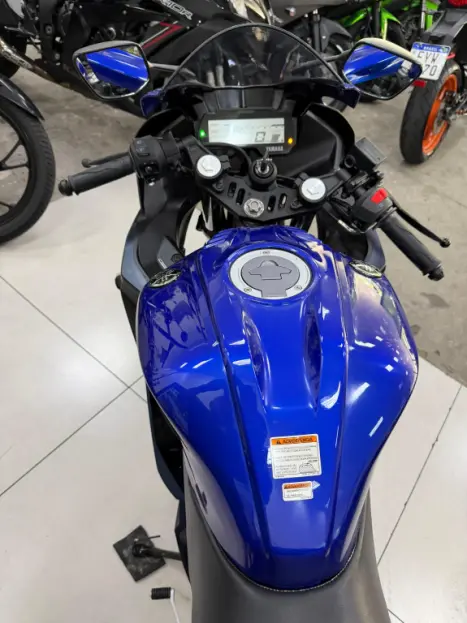 YAMAHA YZF R15 150 ABS, Foto 8