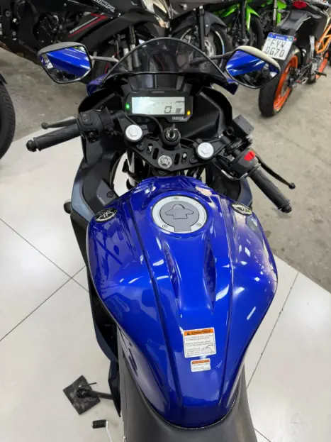 YAMAHA YZF R15 150 ABS, Foto 11