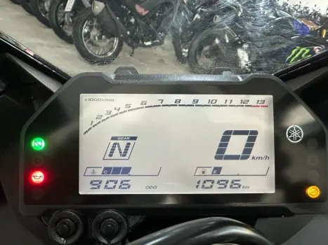 YAMAHA YZF R3 320 ABS, Foto 11