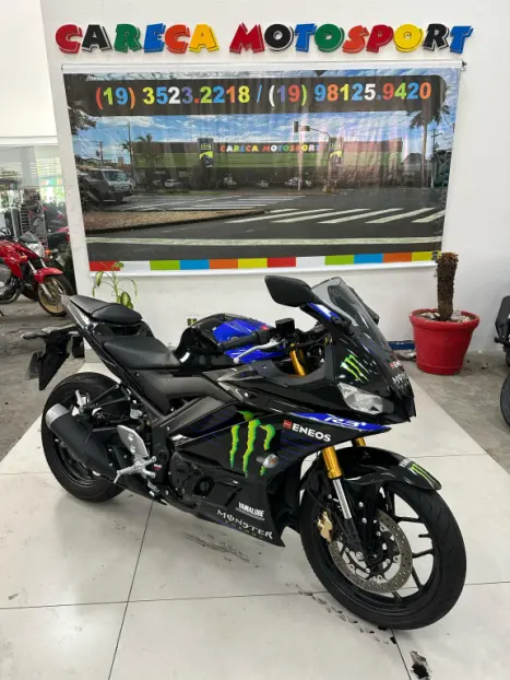 YAMAHA YZF R3 320 ABS, Foto 1
