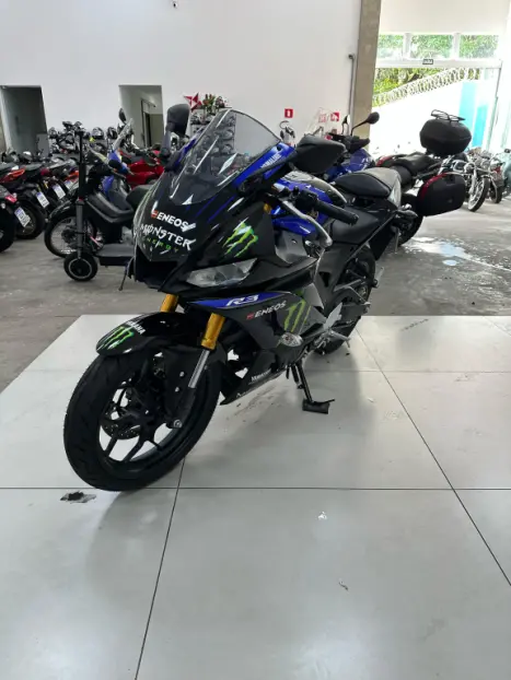 YAMAHA YZF R3 320 ABS, Foto 4
