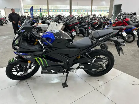 YAMAHA YZF R3 320 ABS, Foto 8