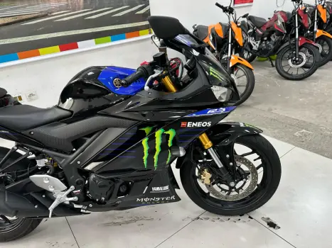 YAMAHA YZF R3 320 ABS, Foto 13