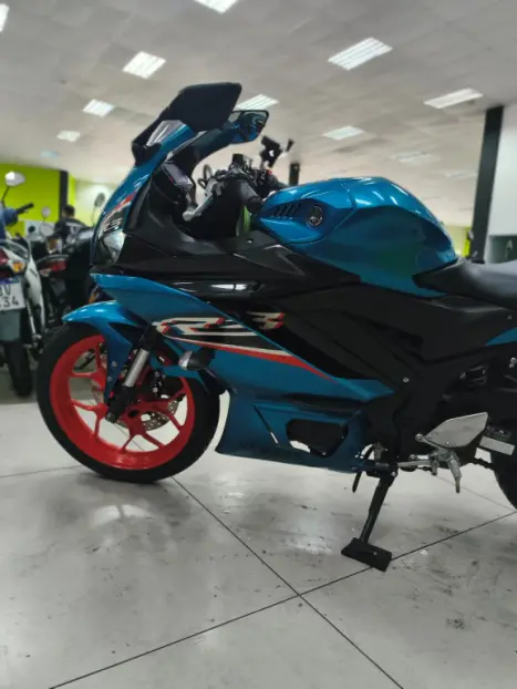 YAMAHA YZF R3 320 ABS, Foto 3