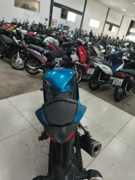 YAMAHA YZF R3 320 ABS, Foto 5